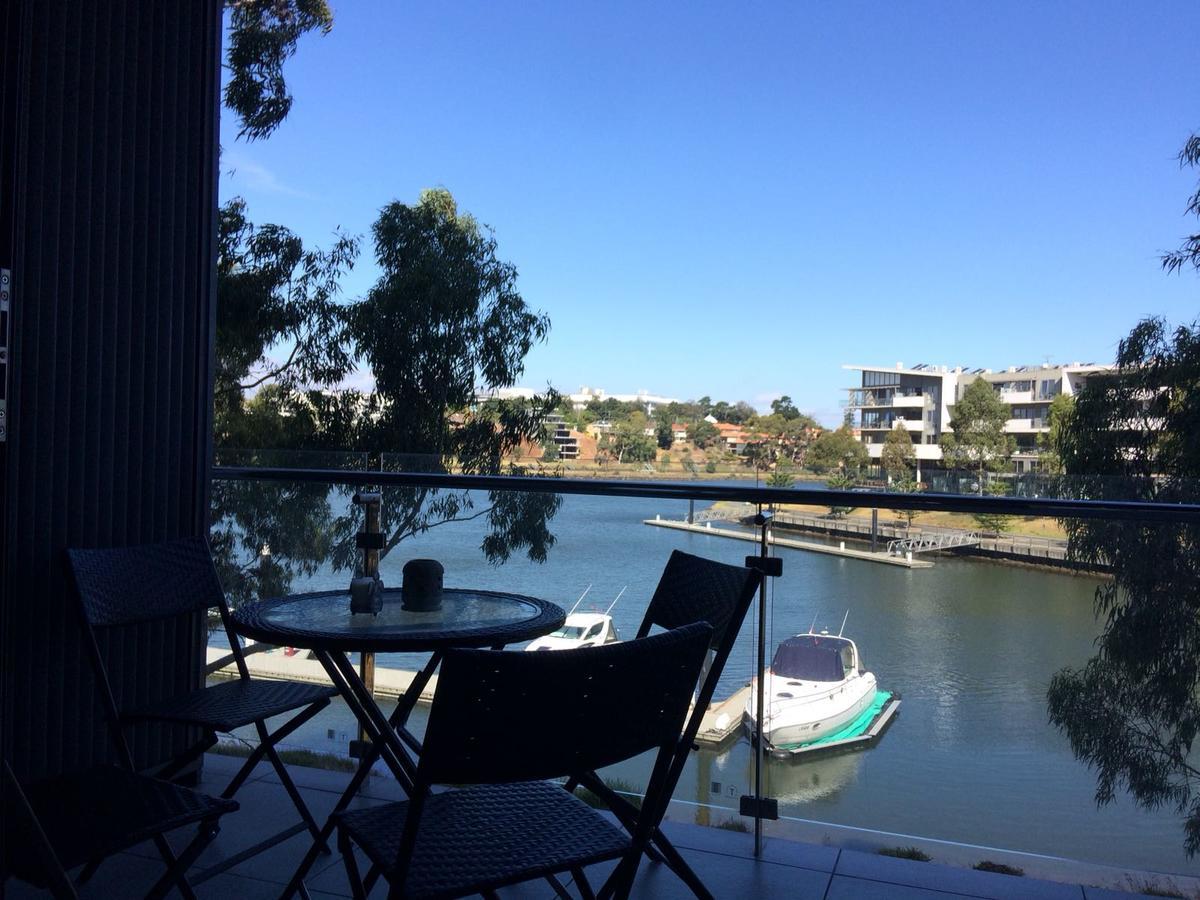Marina View Apartment On The Maribyrnong River, Melbourne ภายนอก รูปภาพ