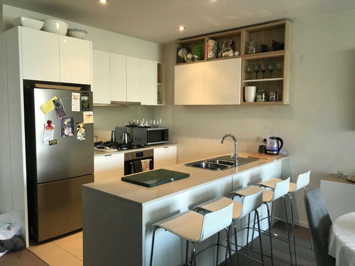 Marina View Apartment On The Maribyrnong River, Melbourne ภายนอก รูปภาพ