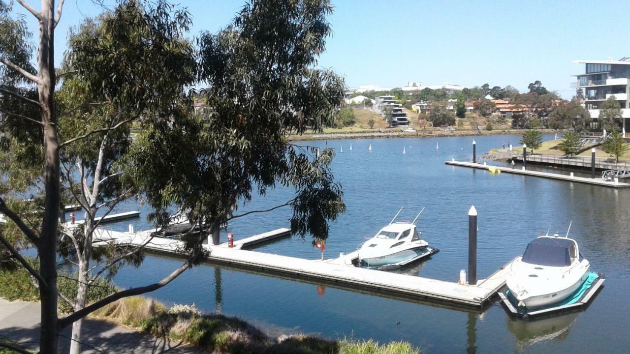 Marina View Apartment On The Maribyrnong River, Melbourne ภายนอก รูปภาพ
