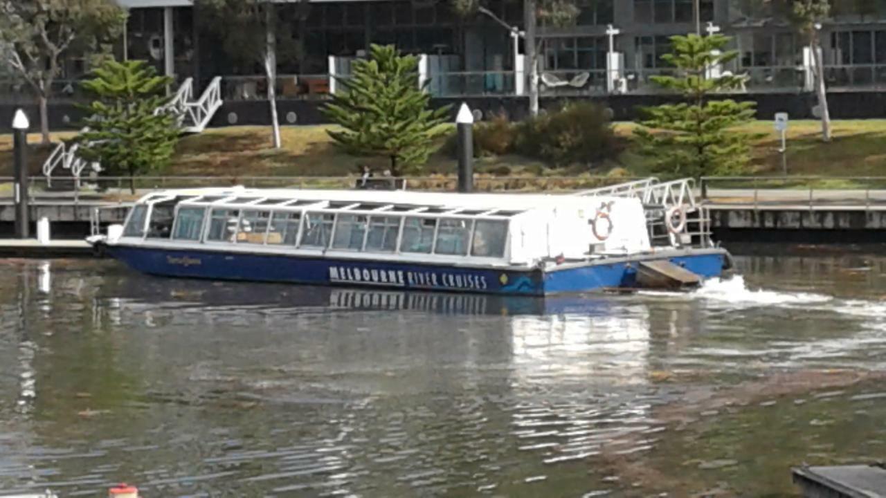 Marina View Apartment On The Maribyrnong River, Melbourne ภายนอก รูปภาพ